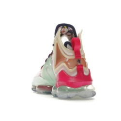 Nike LeBron 19 - Design Aérodynamique Perfectionné