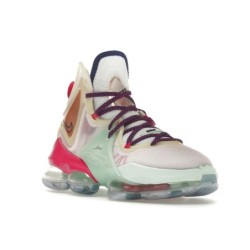 Nike LeBron 19 - Design Aérodynamique Perfectionné